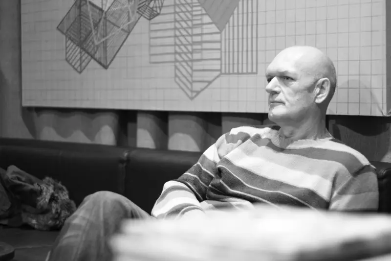 город, художники, галерея «АртА» — разговоры про город с галеристом Владимиром Ольховым